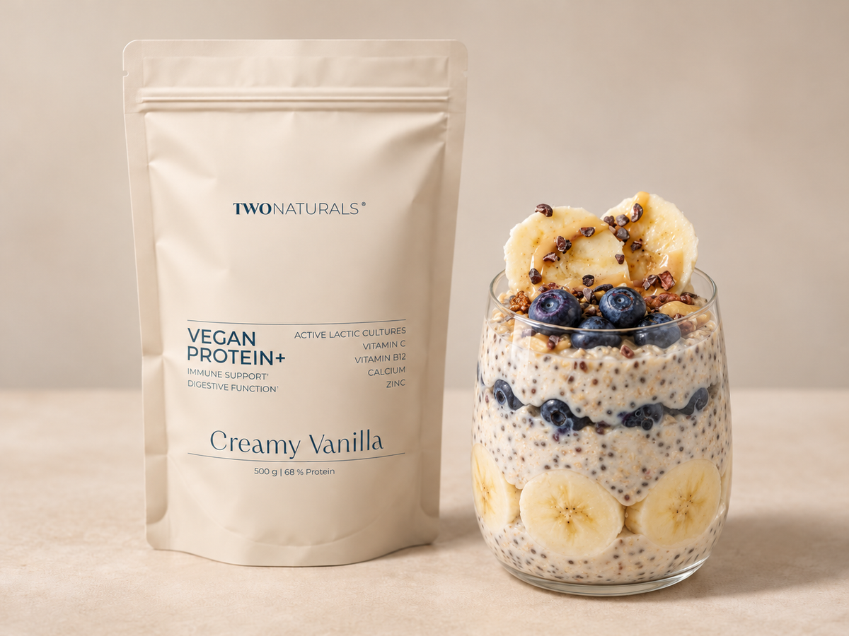 Vanilla Overnight Oats mit Haferflocken, Beeren und Vegan Protein+ – ballaststoff- und proteinreiches Frühstück
