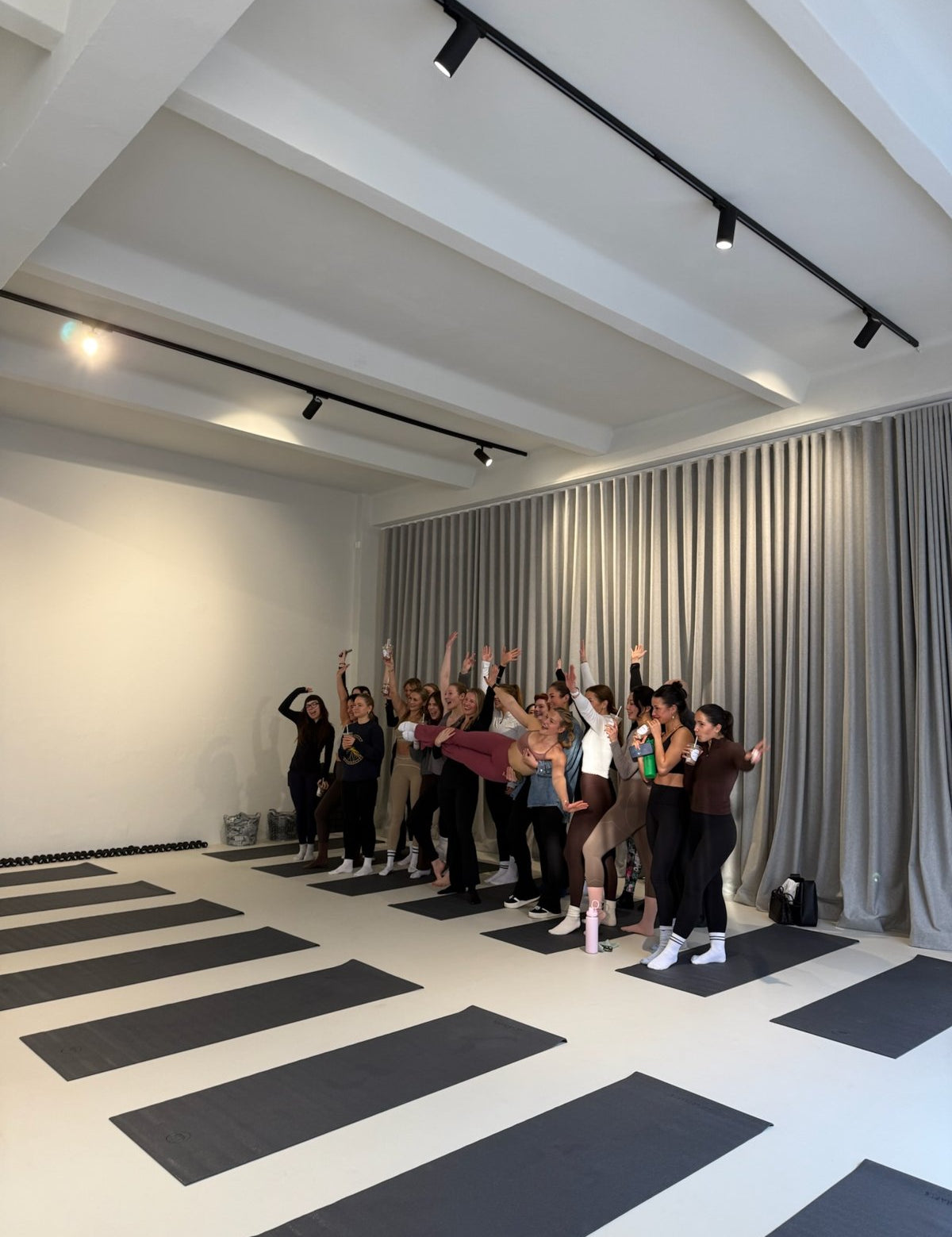 TWONATURALS Community Workout in einem Berliner Studio
