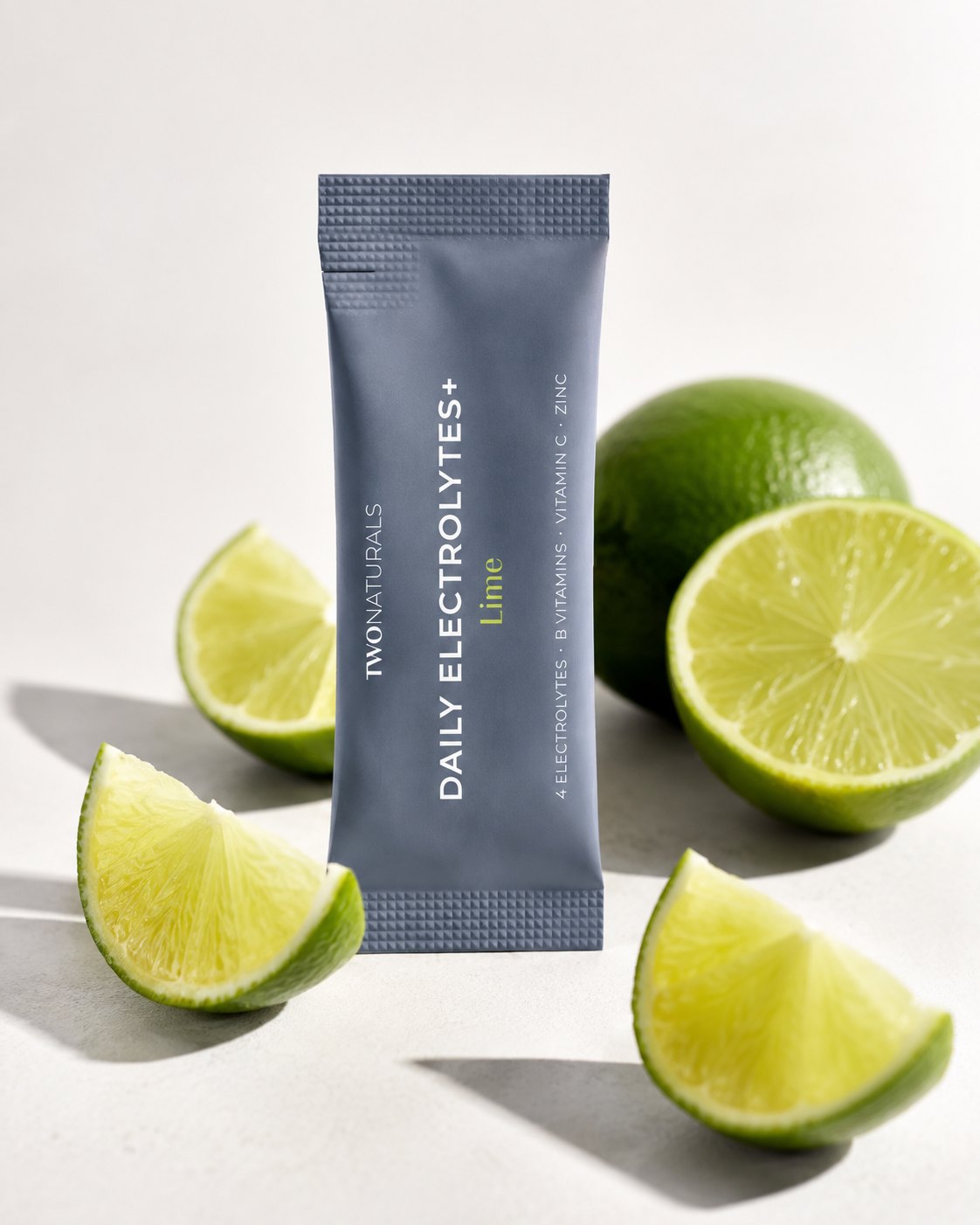 TWONATURALS Daily Electrolytes+ Lime Stick mit frischen Limetten